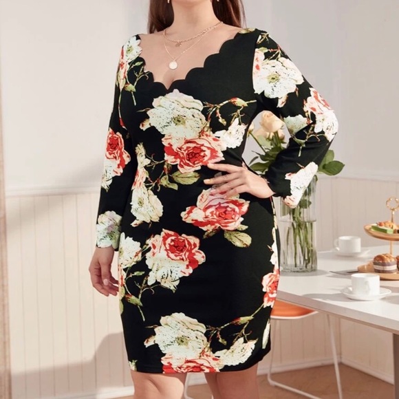 Scalloped Black Floral Dress NWOT - Picture 3 of 7